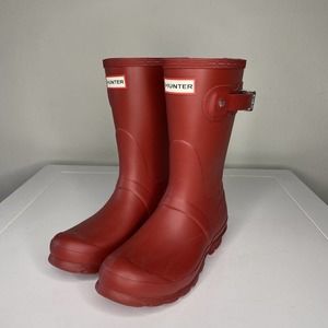 Hunter Original Short Rain Boots for Women, Size 7 - Red Matte